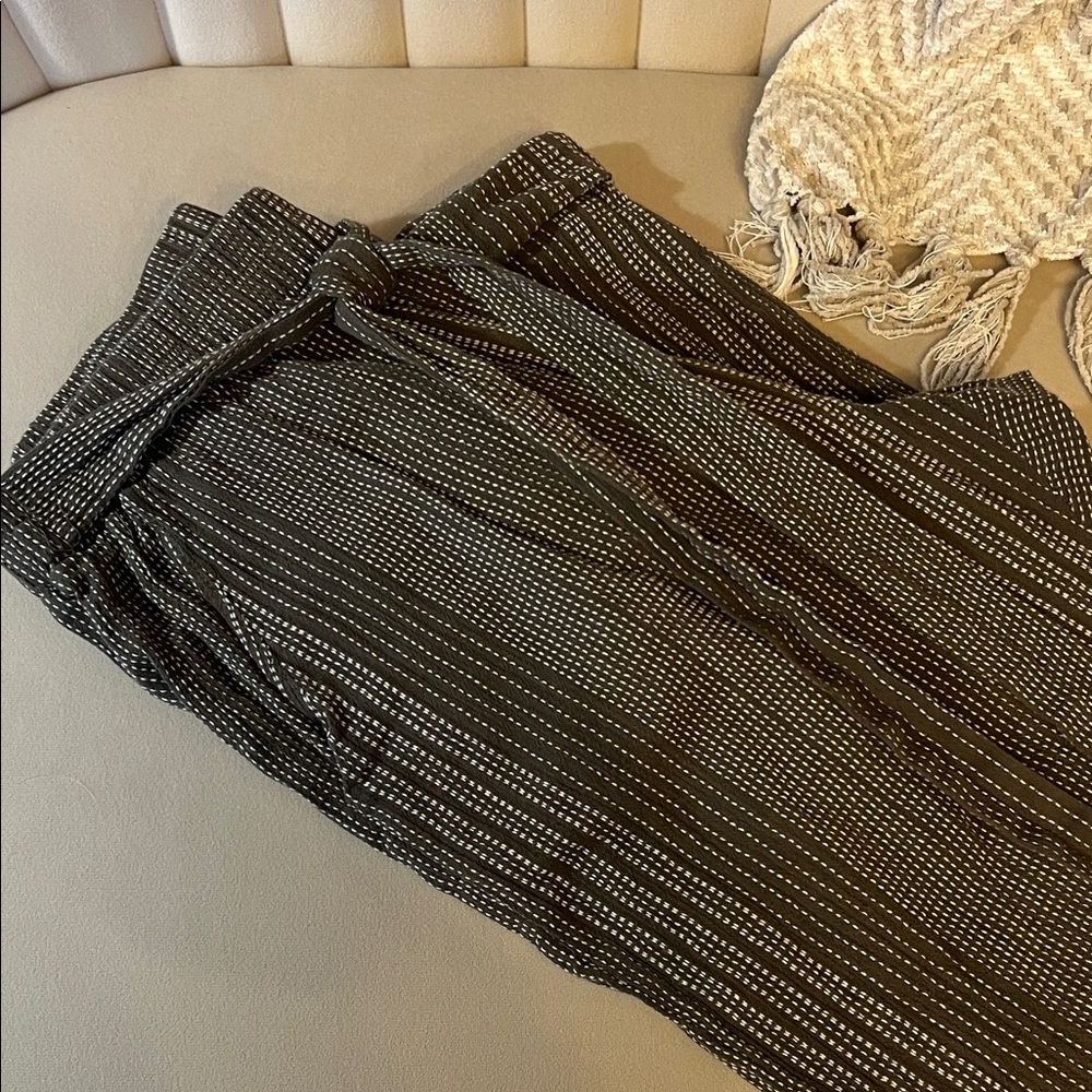 Cuffed hem Patterned Pants, Olive 🫒 Green & White